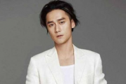娱乐圈吃瓜男明星是谁啊,揭秘那些被热议的男星幕后故事